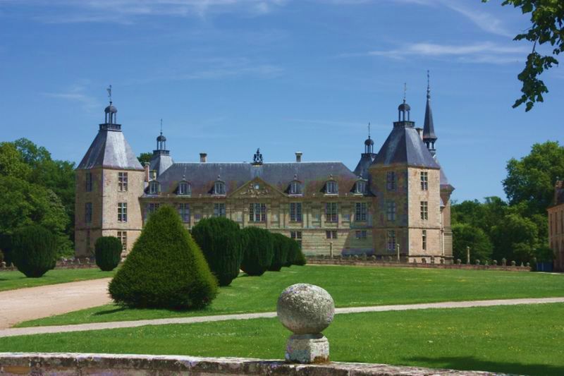 Wanderurlaub: das Château Sully.