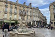 Bordeaux Sehenswürdigkeiten: Brunnen in der Stadt.